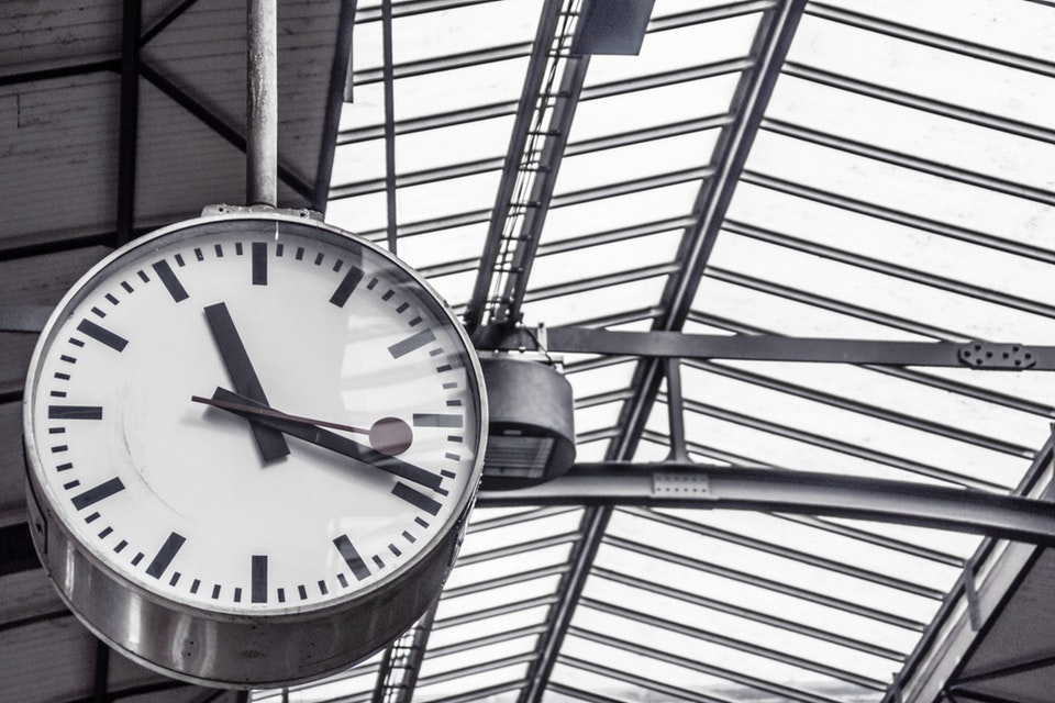 time-train-station-clock-deadline